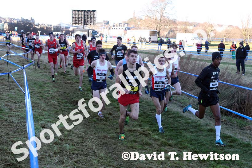 Yemaneberham Grippa (Europe) leads the junior mens 4k BUPA Great Edinburgh Cross Country. Photo: David T. Hewitson/Sports for All Pics